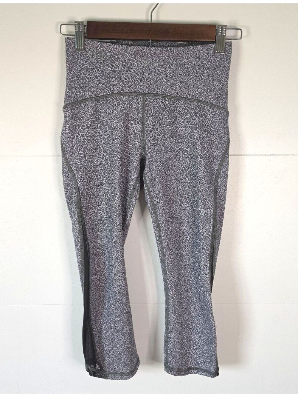 Lululemon Pace Rival High-Rise Crop 22" Leggings Velocity Mesh Blk/Wh Sz 4, #145